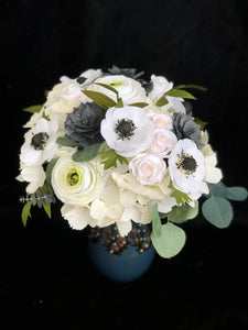 Early Spring wedding bouquet